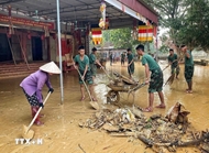 Australia delivers emergency aid to flood-affected communities in Vietnam